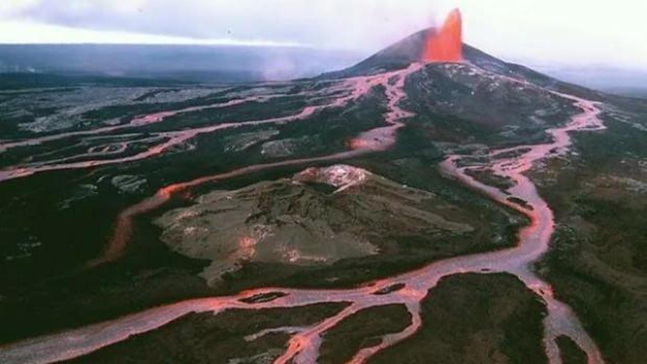 Kilauea Yanardağı'nda bir gecede 140 deprem
