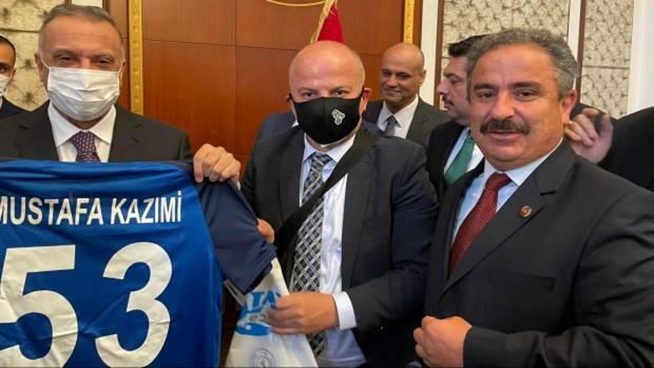 Irak Başbakanı Mustafa Kazimi'ye Rizespor forması