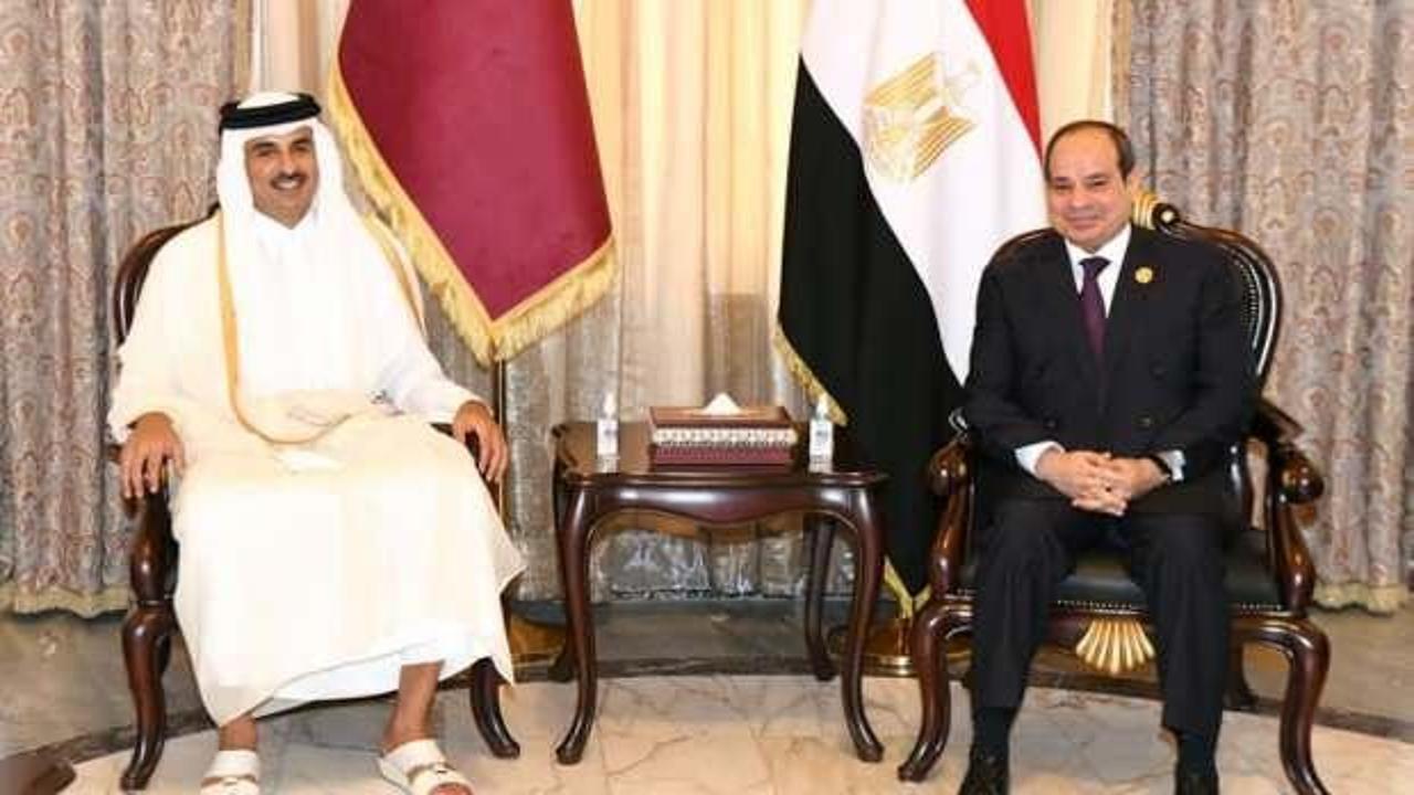Mısır Cumhurbaşkanı Sisi ile Katar emiri 2017'den beri ilk kez bir arada