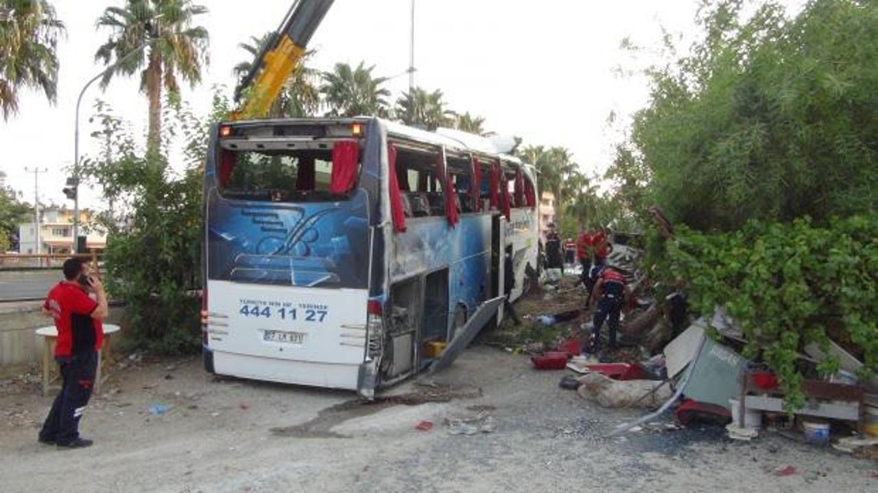 Son Dakika... Feci kaza: Mersin'de otobüs şarampole yuvarlandı