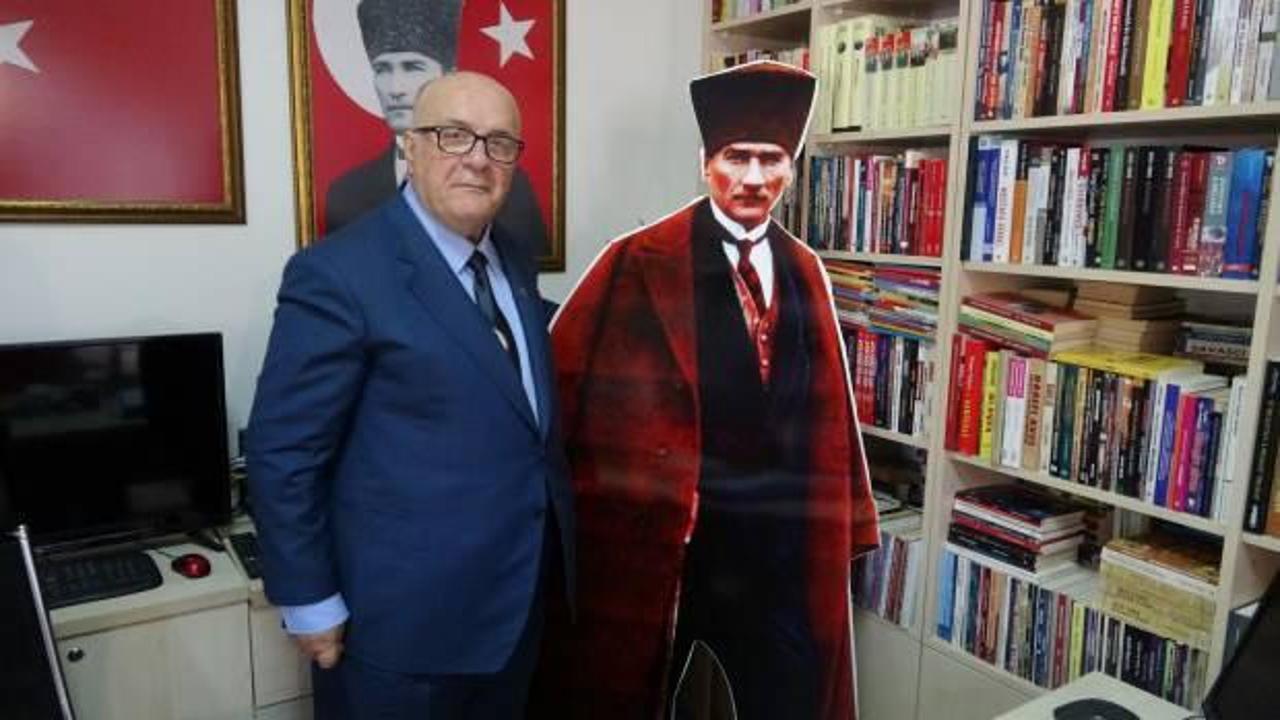 Noterlikten emekli oldu, Atatürk kitaplarıyla kütüphane oluşturdu