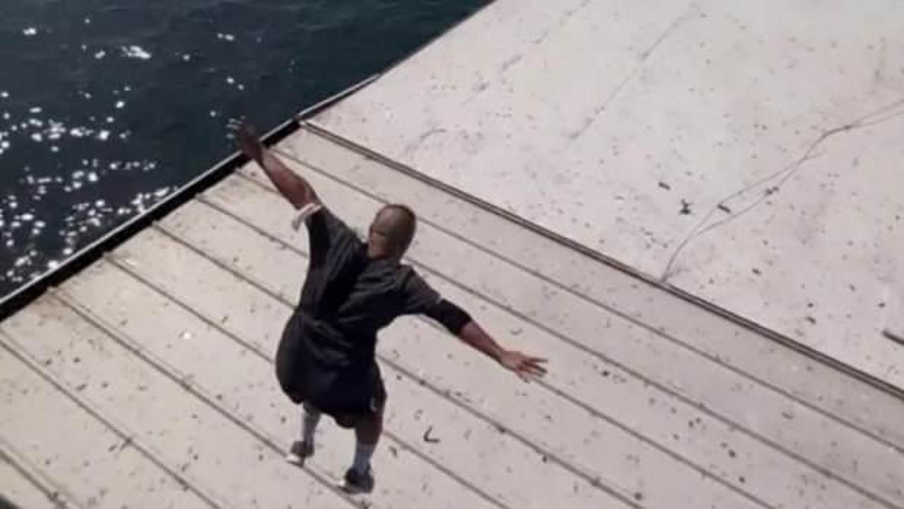 Galata Köprüsü'nden gemiye atlayan Youtuber gözaltına alındı