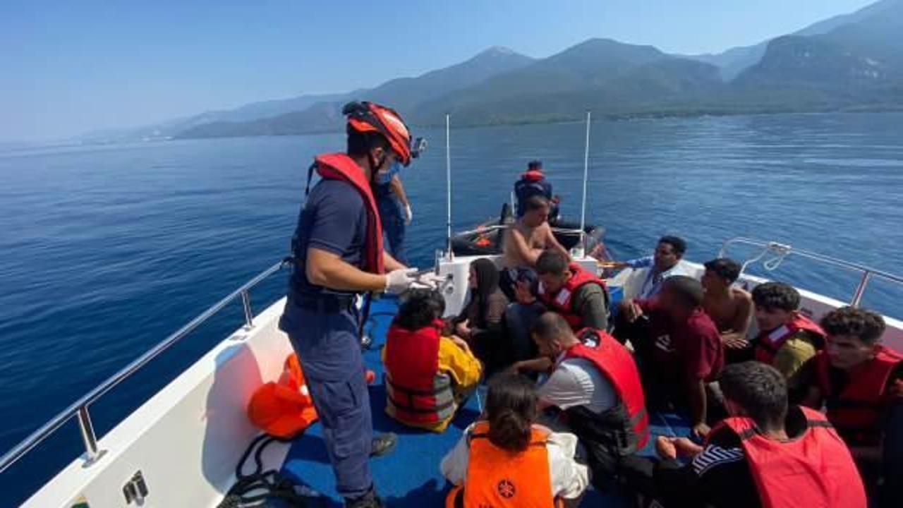 Ölüme terk edilen 68 düzensiz göçmeni Türk Sahil Güvenlik kurtardı
