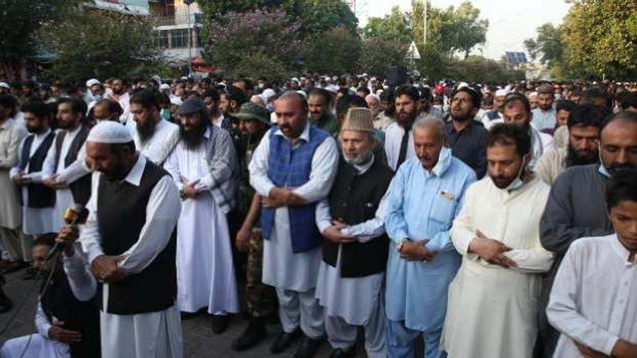 Pakistan'da Keşmirli lider Geylani için gıyabi cenaze namazı