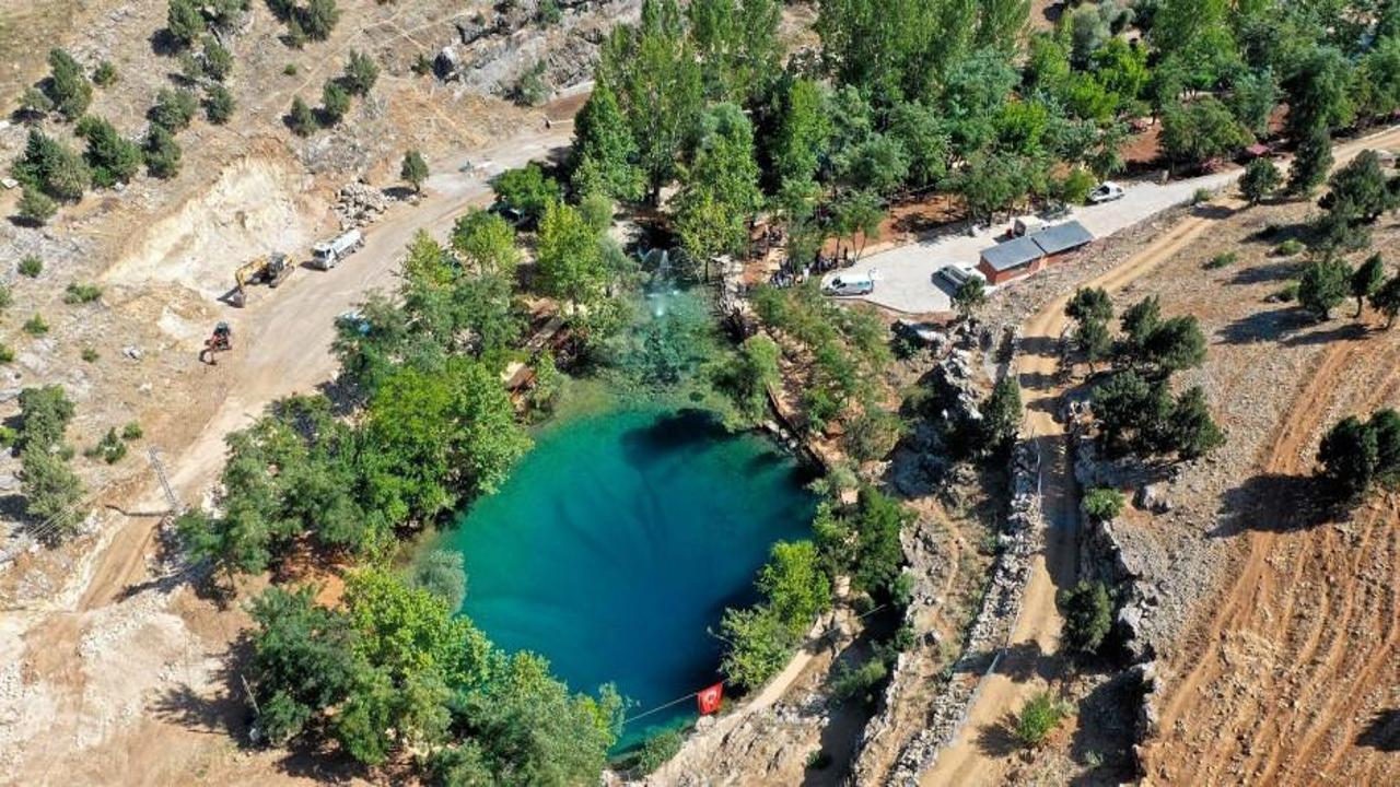 Sıcaktan bunalanlar kanyon ve şelalelere akın ediyor