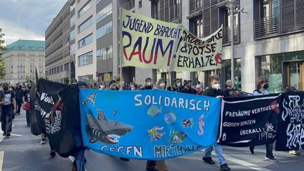 Almanya'da artan konut fiyatları protesto edildi