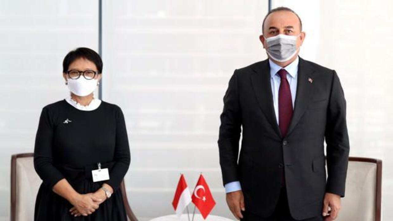 Dışişleri Bakanı Çavuşoğlu, Endonezya Dışişleri Bakanı Marsudi ile bir araya geldi