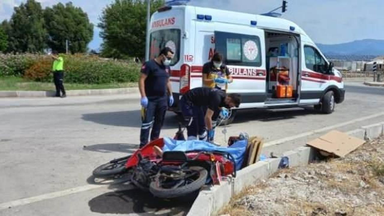 Otomobille çarpışan motosikletin sürücüsü öldü, eşi yaralı 