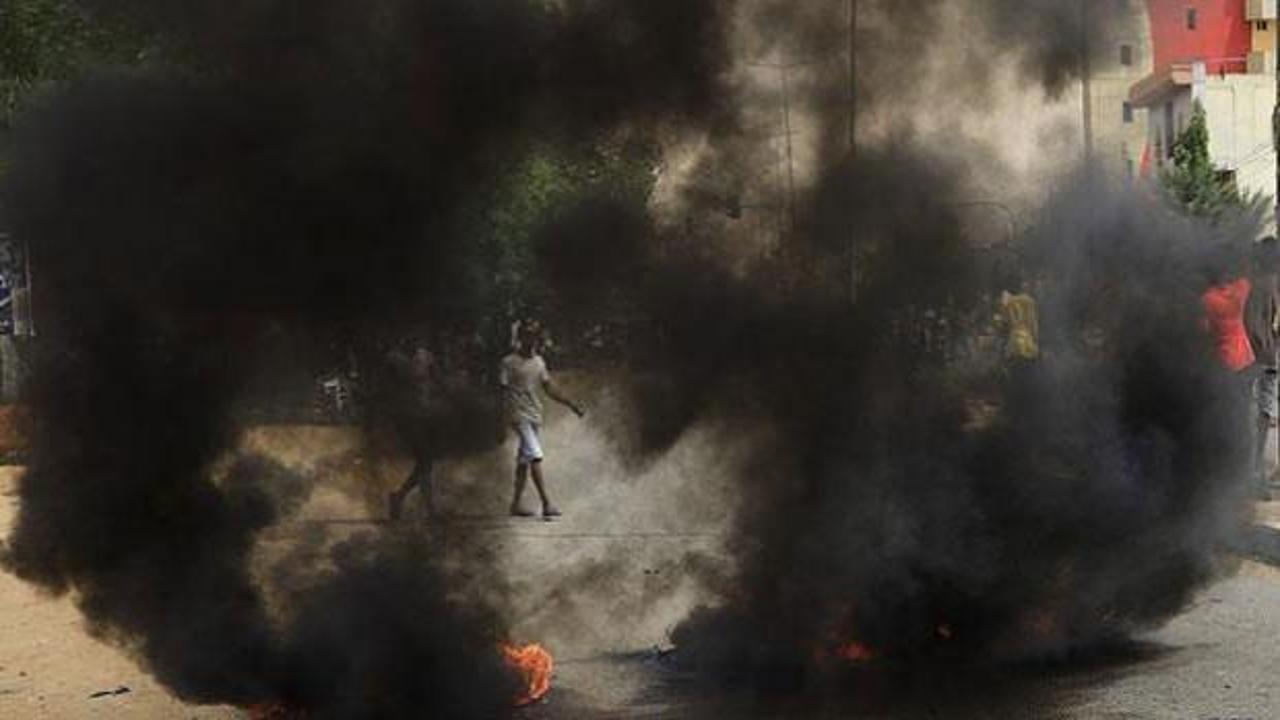 Sudan karıştı: Ana yollar ve limanlar kapatıldı!