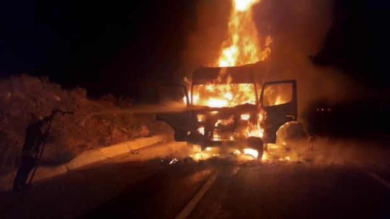 Tokat’ta tır alevlere teslim oldu