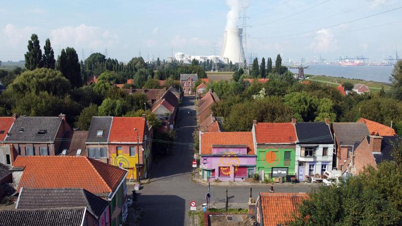 Belçika'nın grafitilerle dolu hayalet kasabası: Doel
