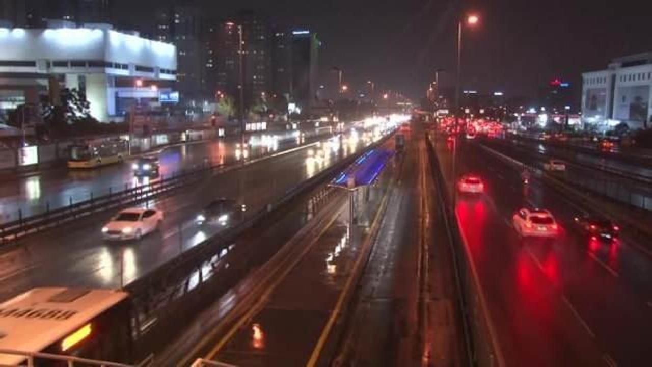 İstanbul’da sağanak yağış etkisini göstermeye başladı