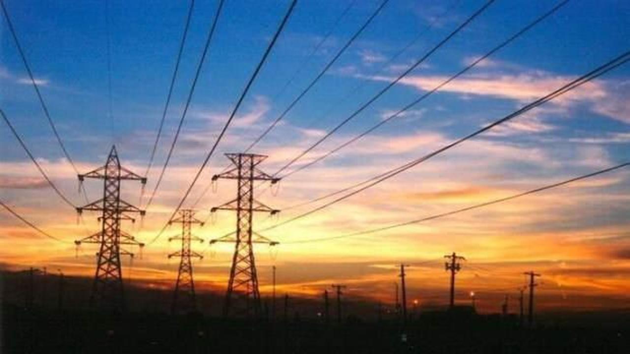 Hindistan’da elektriğe artan talep enerji krizine yol açabilir