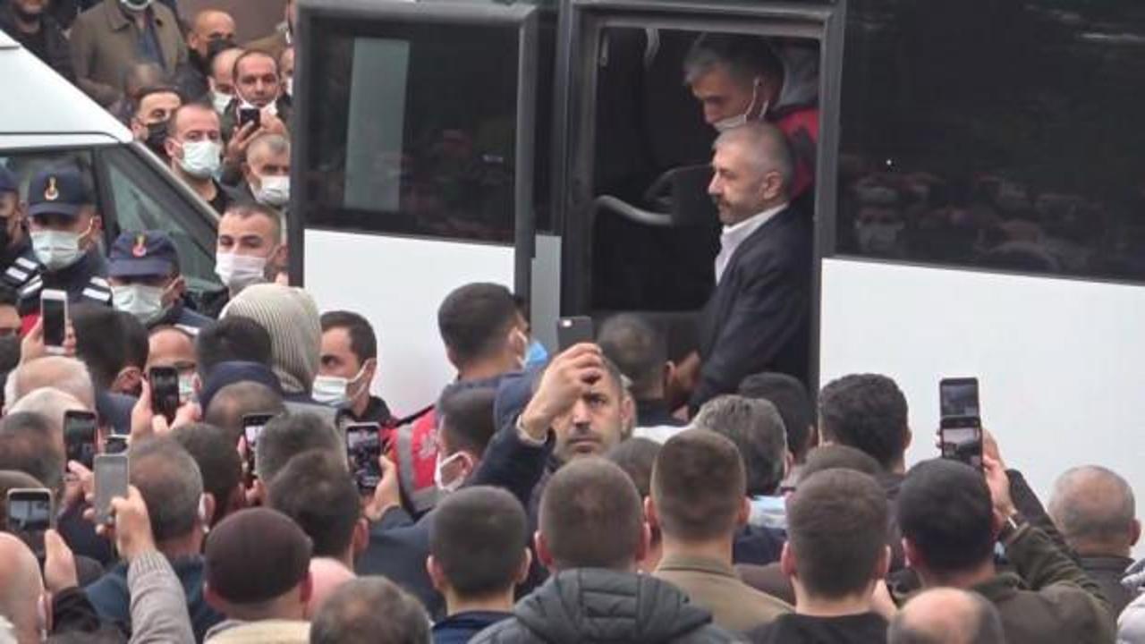 Yeraltı dünyasından Sedat Şahin cezaevi aracı ile kardeşinin cenazesine katıldı