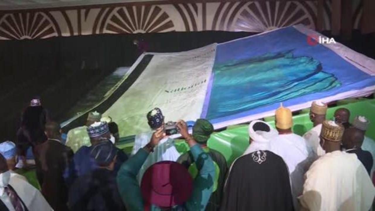 Dünyanın en büyük resimli kitabı Nijerya'da tanıtıldı