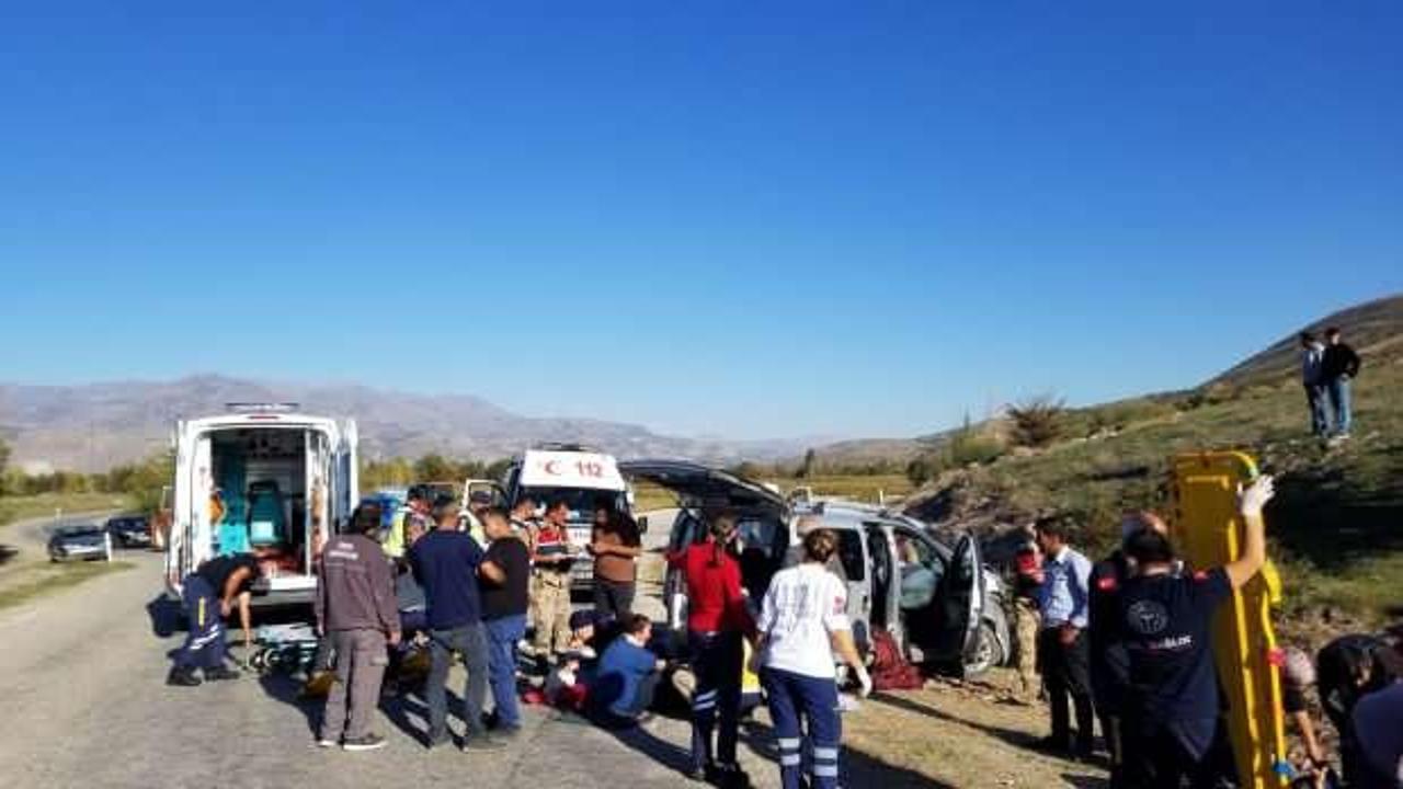 Erzincan&rsquo;da korkun&ccedil; kaza! Otomobiller &ccedil;arpıştı, 7 kişi yaralandı