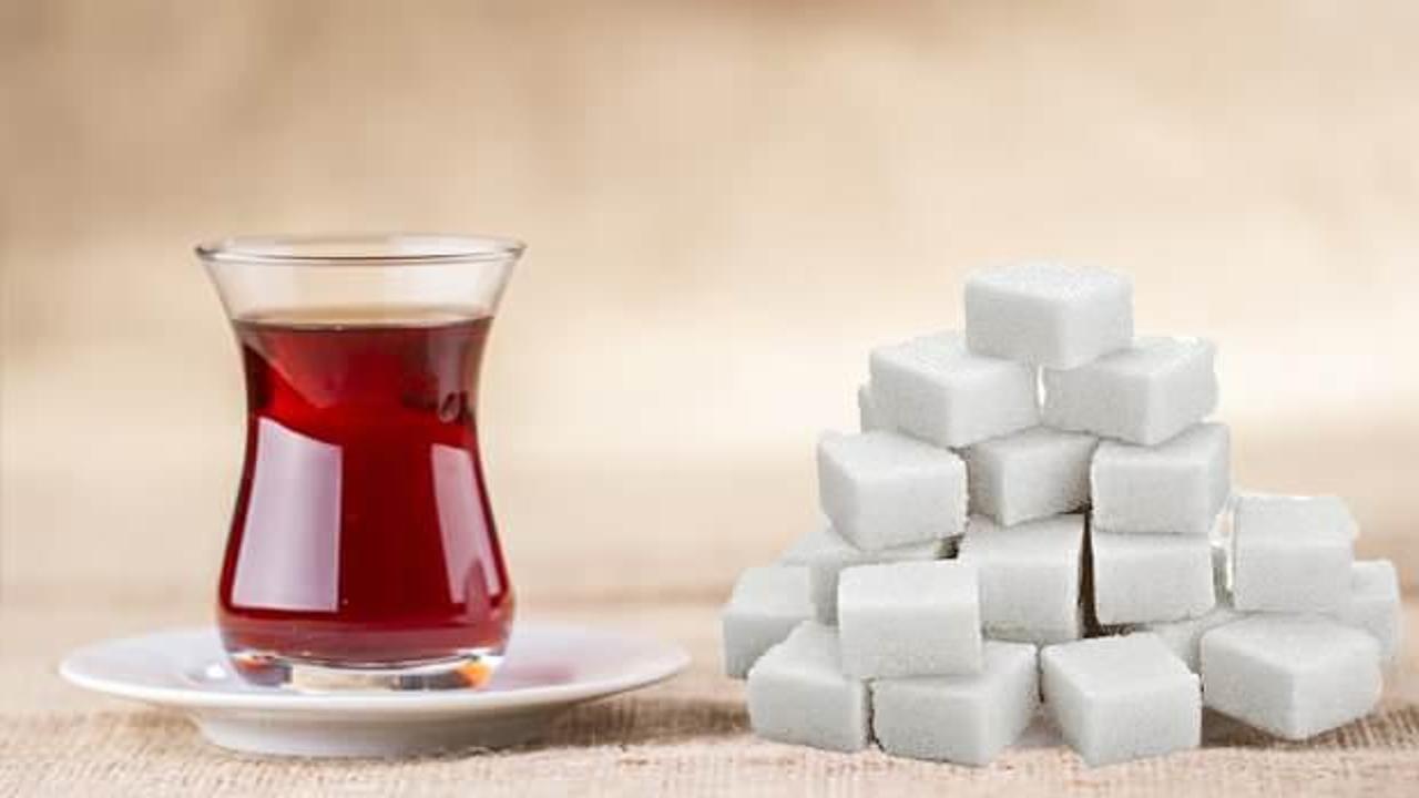 Günde 3 bardaktan fazla çay içenler dikkat! Çaya iki şekerden fazla atıyorsanız...