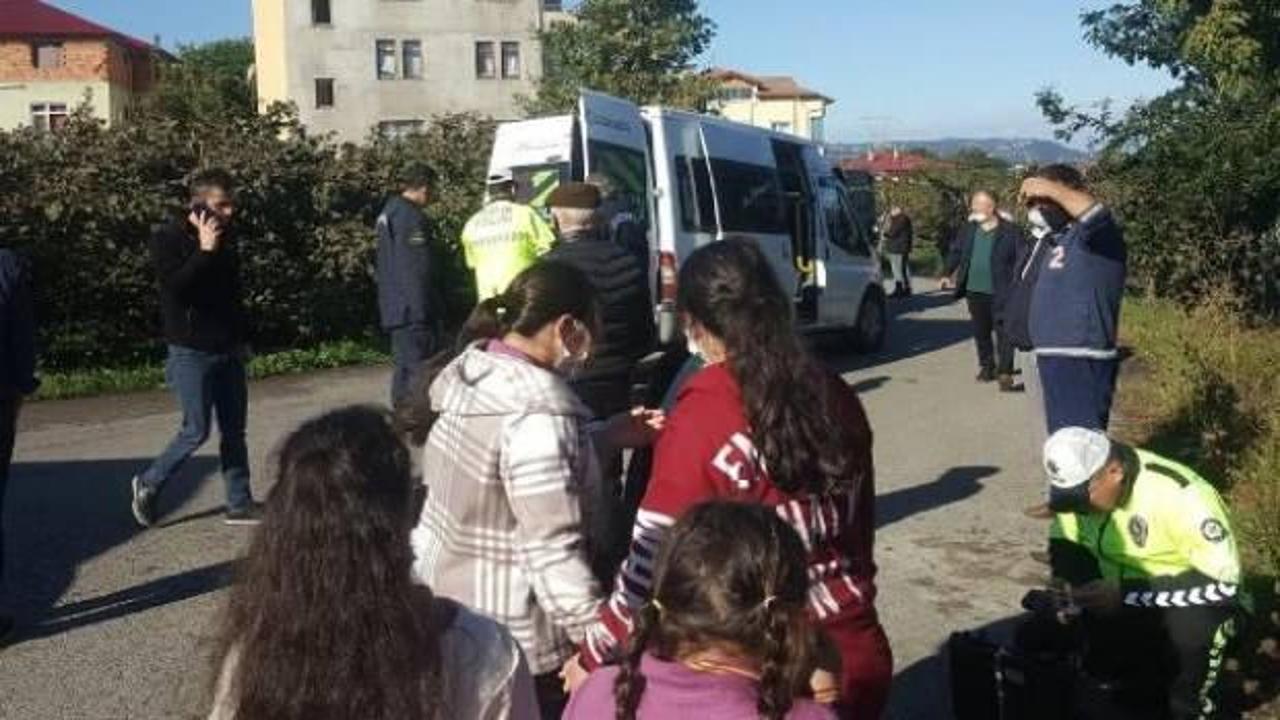 Servis minibüsü, kamyonetle çarpıştı: 11 öğrenci yaralı