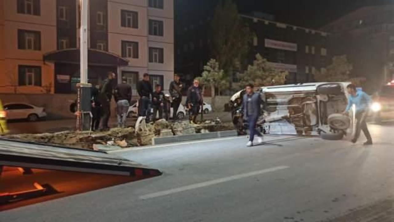Tatvan’da trafik kazası 2 yaralı