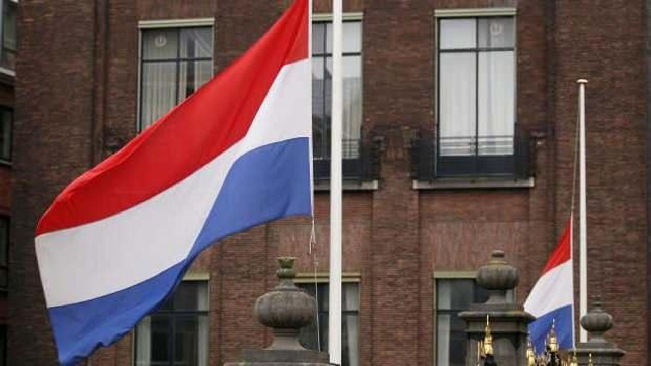 Hollanda'da Müslümanlara ait kurumların gizlice araştırıldığı ortaya çıktı!