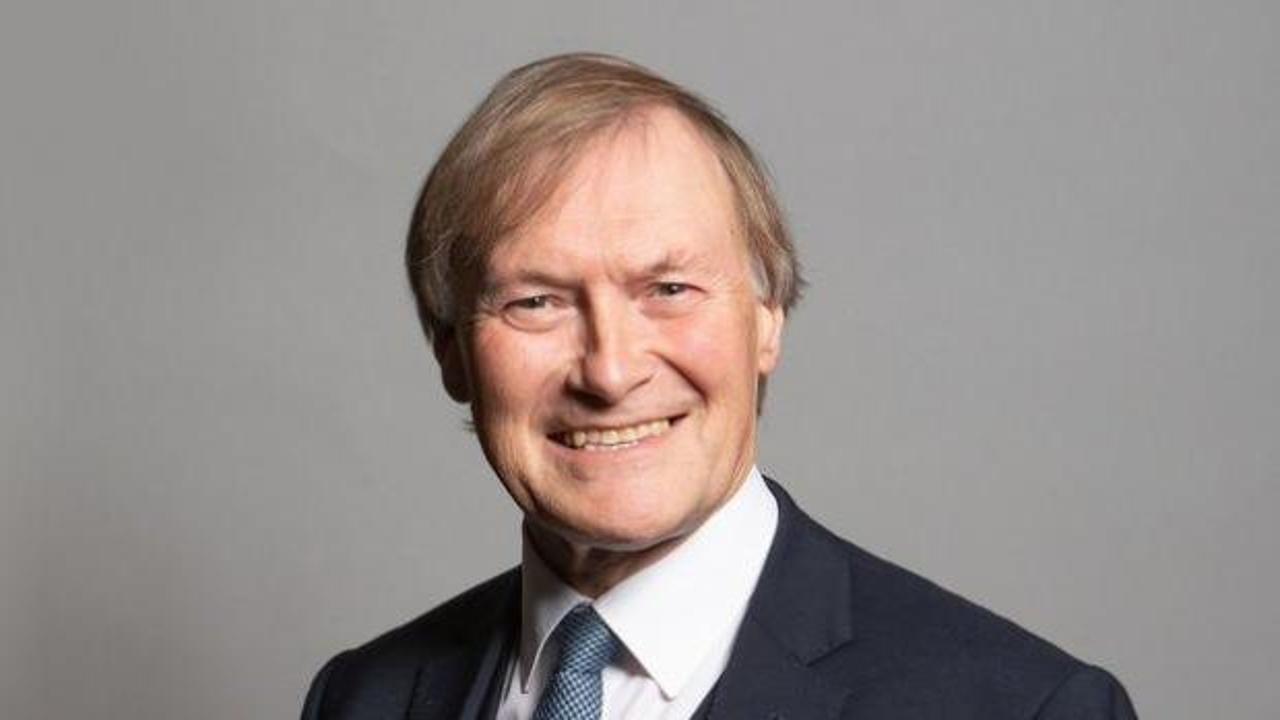 Saldırıya uğrayan İngiliz Milletvekili hayatını kaybetti