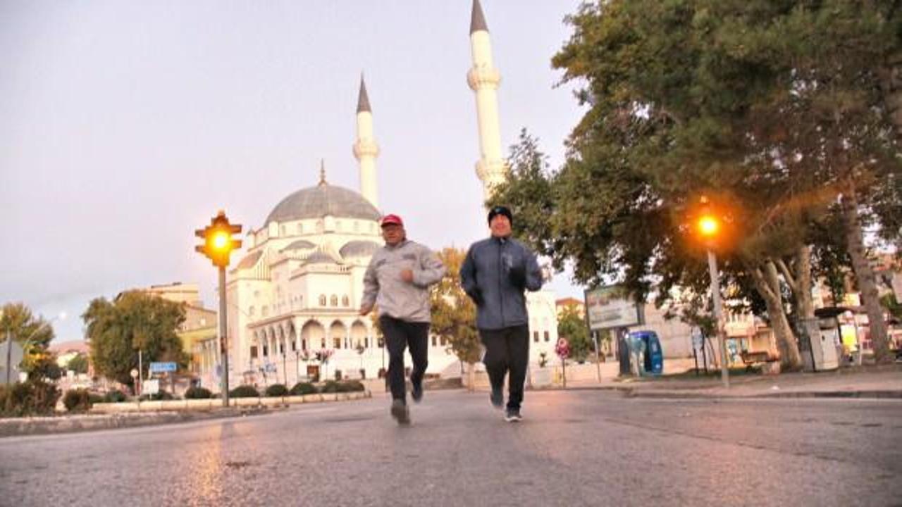 Kahramanmaraş&rsquo;ta maratoncu arkadaşlar 10 yıldır koşuyor