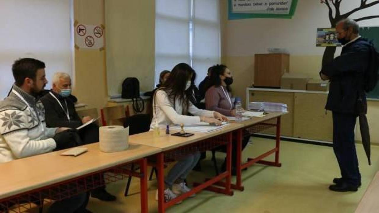 Kuzey Makedonya ve Kosova'da halk yerel seçimler için sandık başında