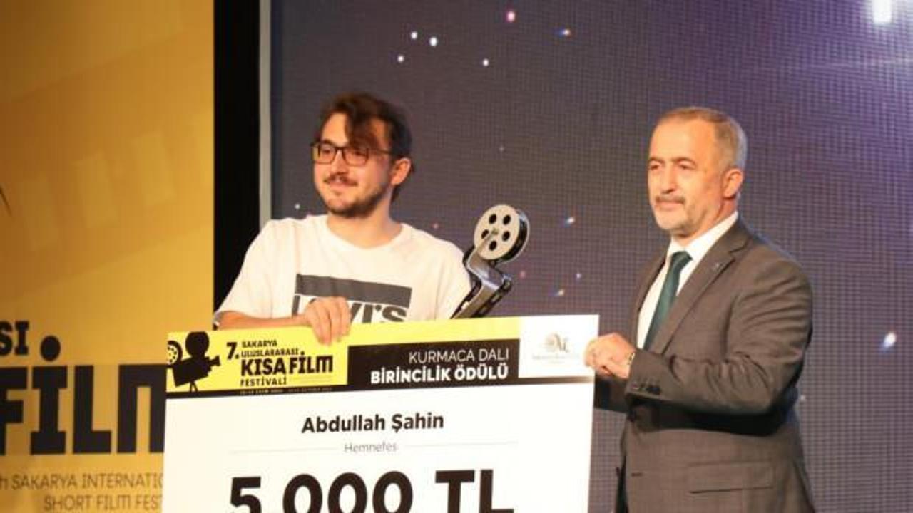 Sakarya'da 2 bin 774 filmin yarıştığı festivalde ödüller sahiplerini buldu
