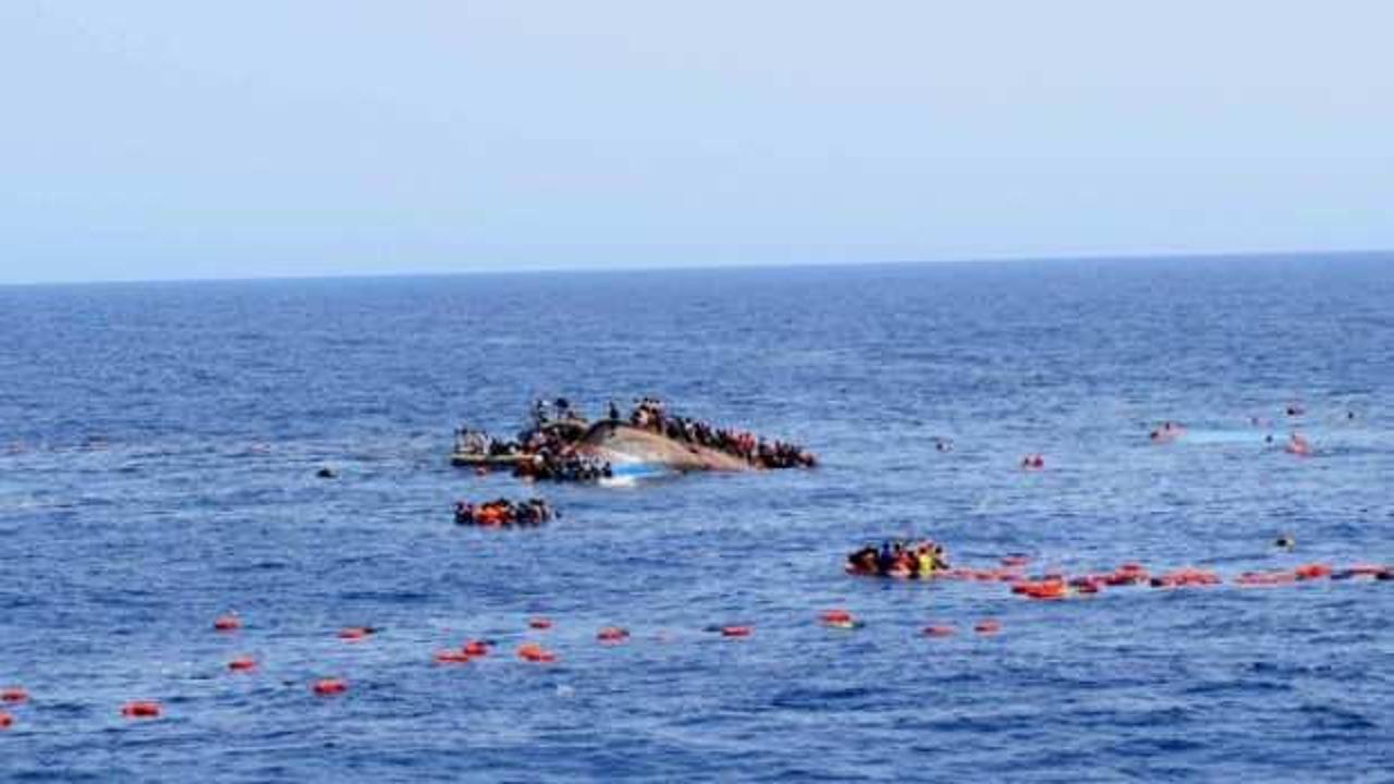 Tunus açıklarında alabora olan tekneden 17'si kadın 123 mülteci kurtarıldı