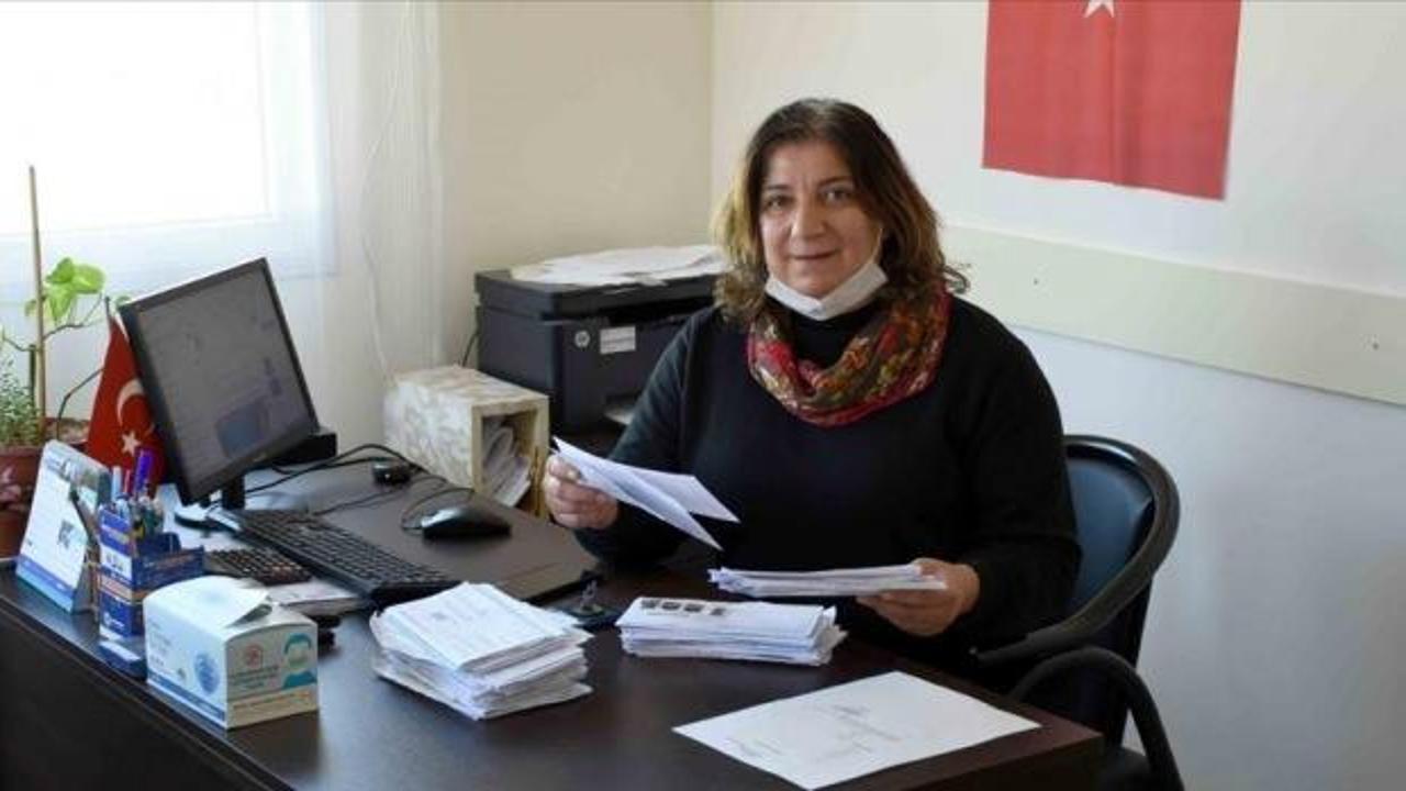 Aksaray'ın tek kadın muhtarı 12 yıl önce aldığı mührü kimseye bırakmıyor