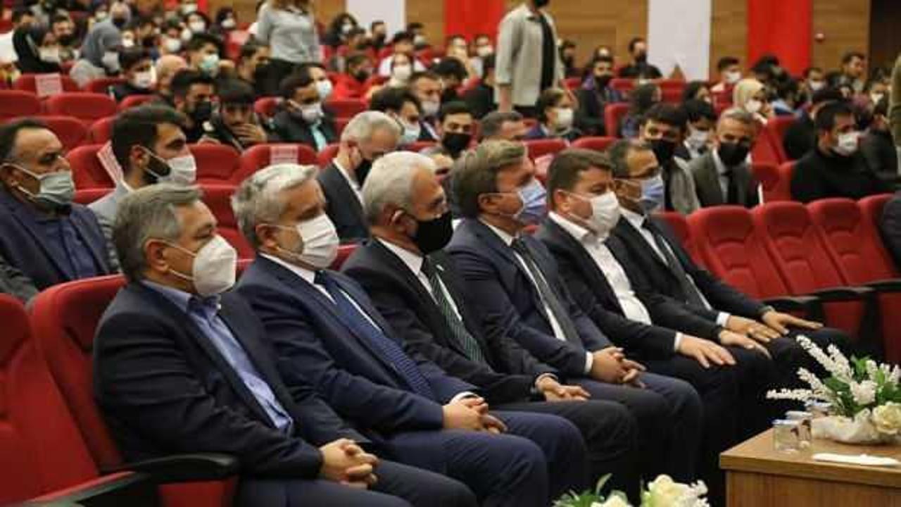 AS&Uuml;&rsquo;de akademik yıl d&uuml;zenlenen t&ouml;renle başladı 