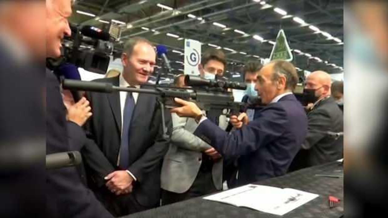 Fransa cumhurbaşkanı adayı Zemmour gazetecilere silah doğrulttu