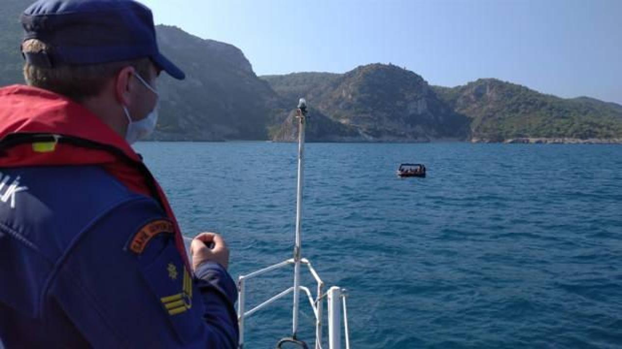 Yunan'ın Türk karasularına ittiği 53 düzensiz göçmen kurtarıldı