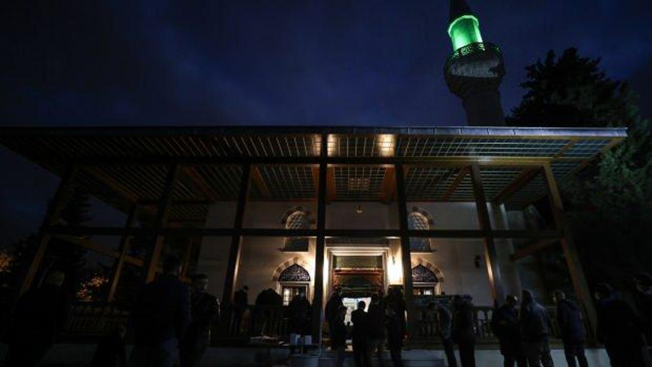 Merhum &Ouml;zdemir Bayraktar i&ccedil;in mevlit okutuldu