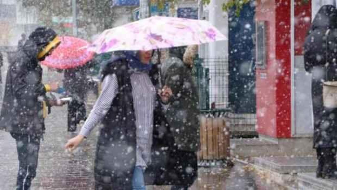 Son dakika: Meteoroloji uyarmıştı! Şehir merkezinde kar yağışı başladı
