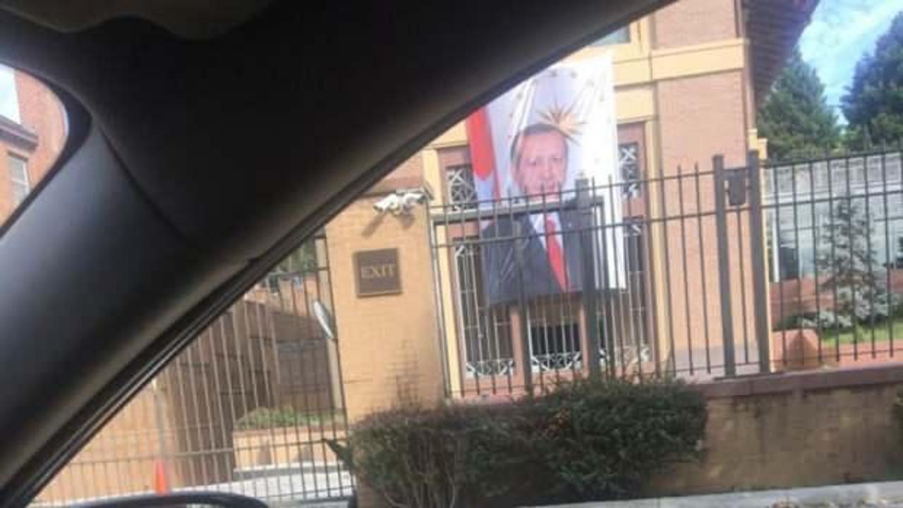 Washington'daki poster provokasyonu: Büyükelçi'den yalanlama!