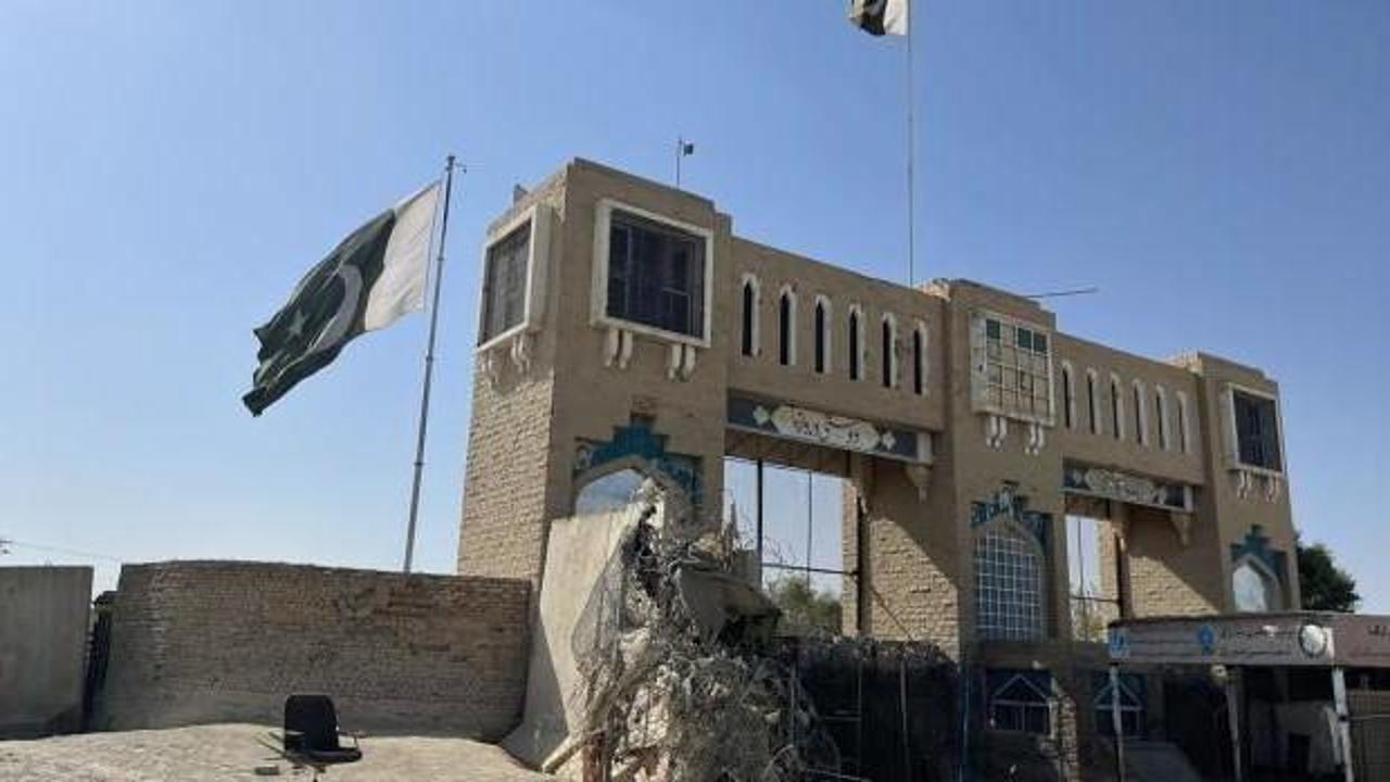 Afganistan ile Pakistan arasındaki Spin Boldak Sınır Kapısı tekrar açıldı