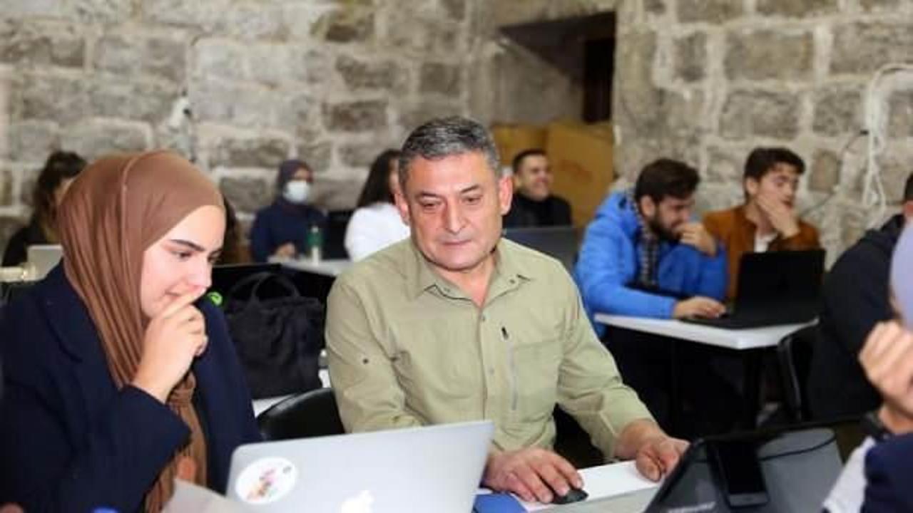 Aksaray&rsquo;da Zinciriye Medresesi ilham olmaya devam ediyor