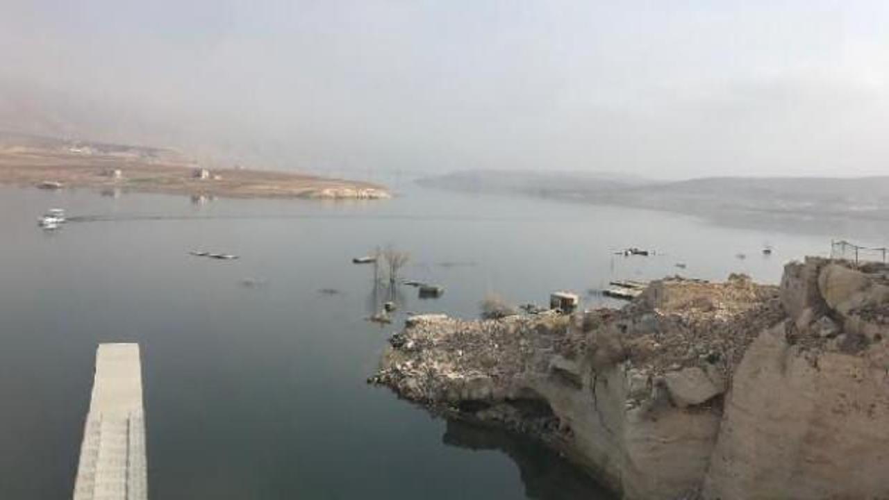 Baraj suları çekildi, eski Hasankeyf göründü