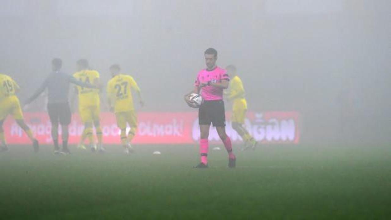 İstanbulspor-Menemenspor maçına sis engeli