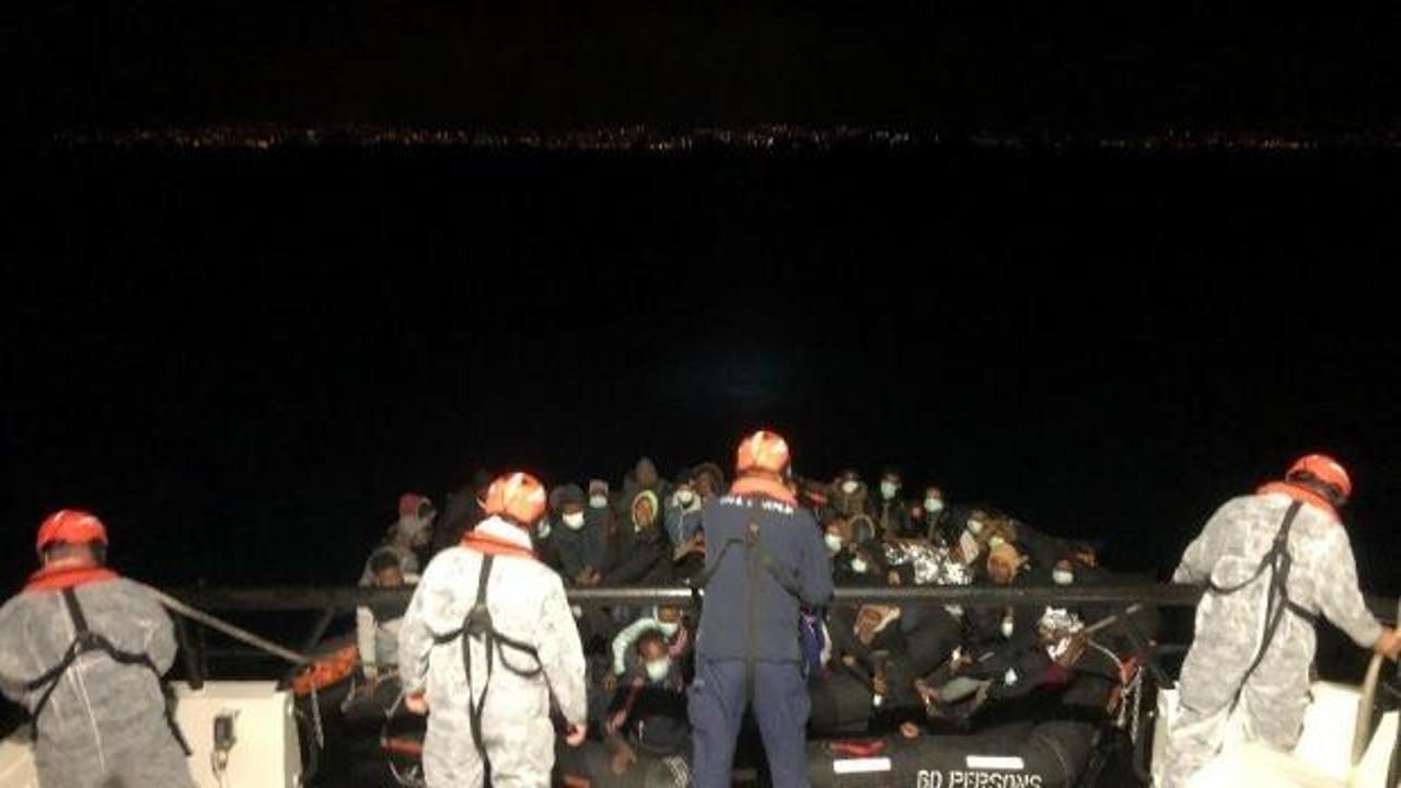Kuşadası açıklarında 48 düzensiz göçmen kurtarıldı