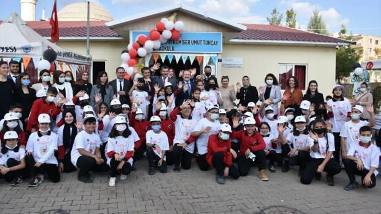 Şırnak'ta "TÜBİTAK 4006 Bilim Fuarı" açıldı