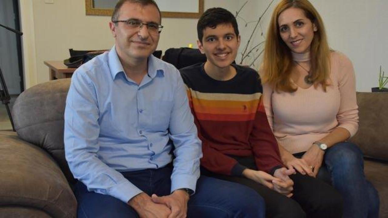 15 yaşındaki otizmli Eren’in müzik sevgisi büyülüyor