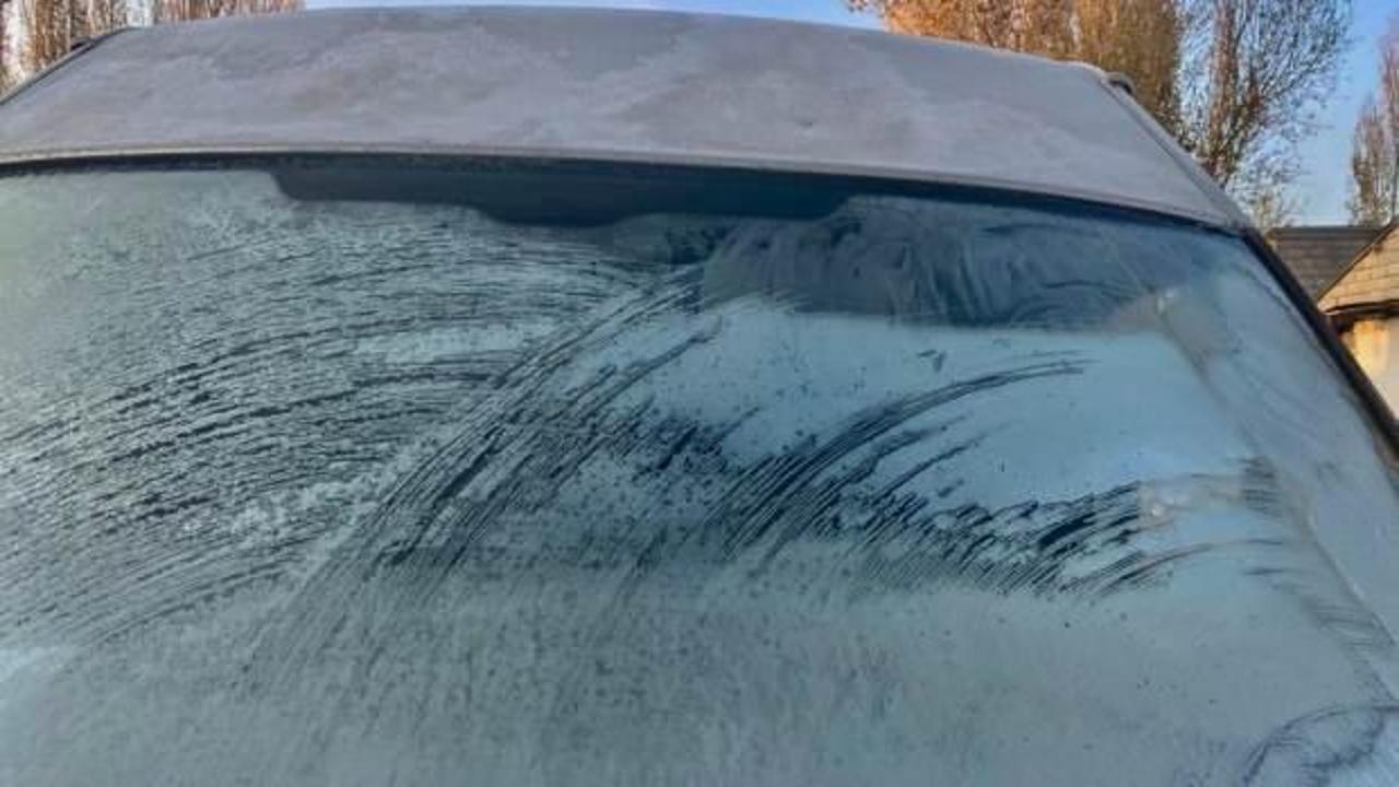 Ağrı dondu, vatandaşlar zor anlar yaşadı