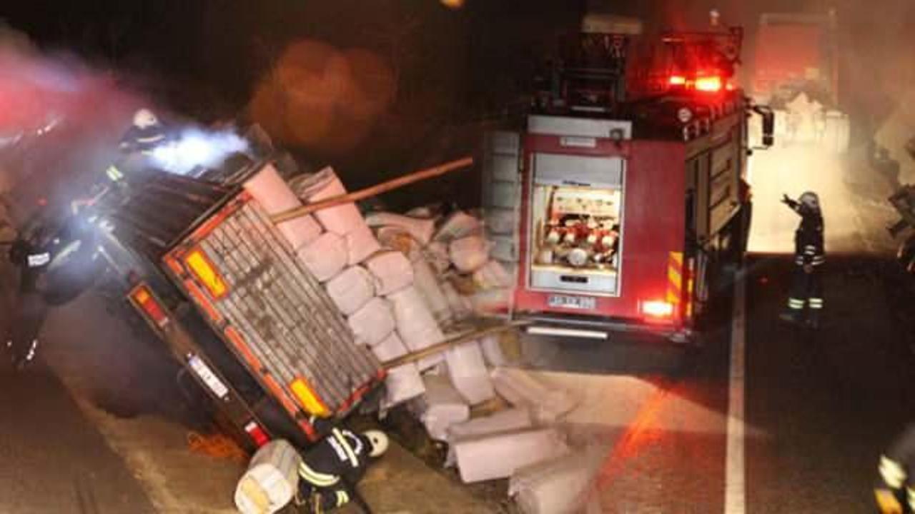 Erzincan&rsquo;da saman y&uuml;kl&uuml; tırda yangın   