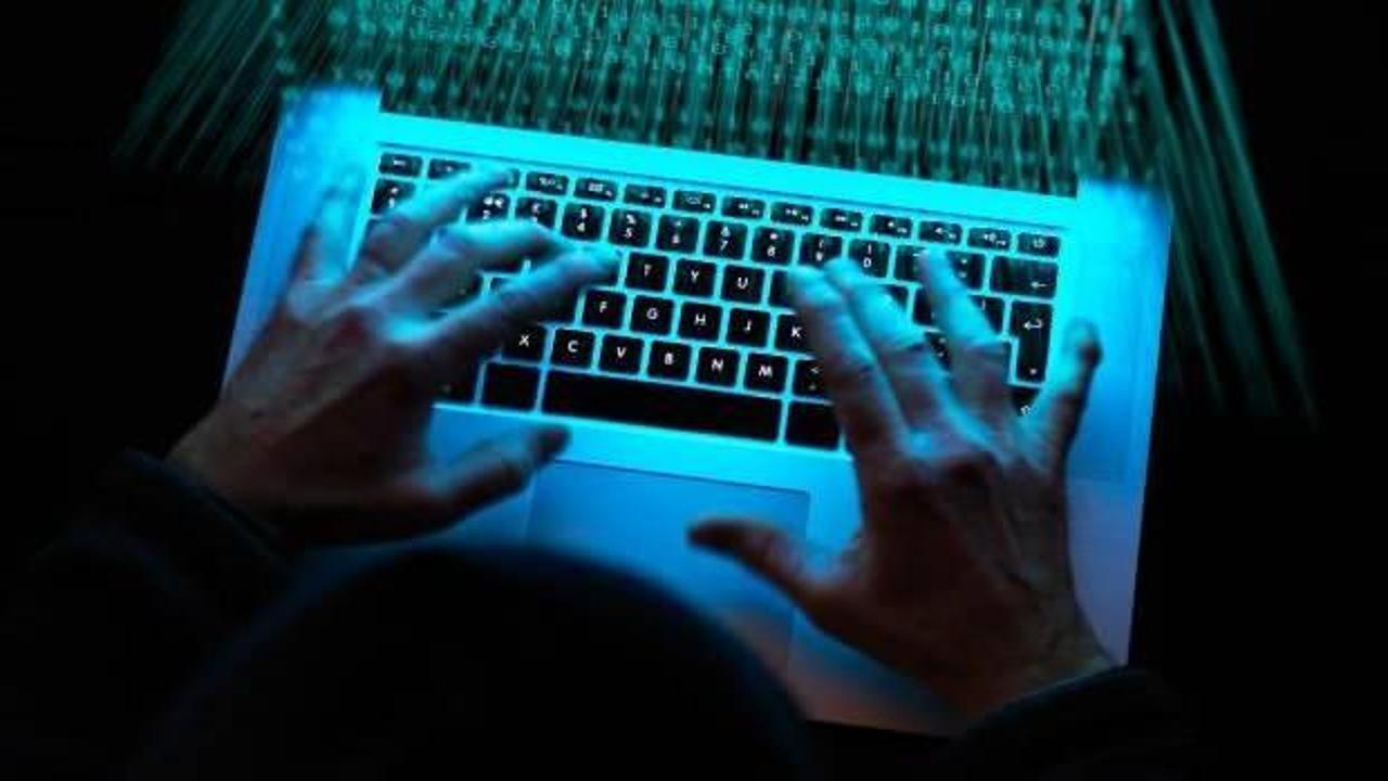 FBI'a hacker saldırısı: Binlerce e-posta gönderdiler