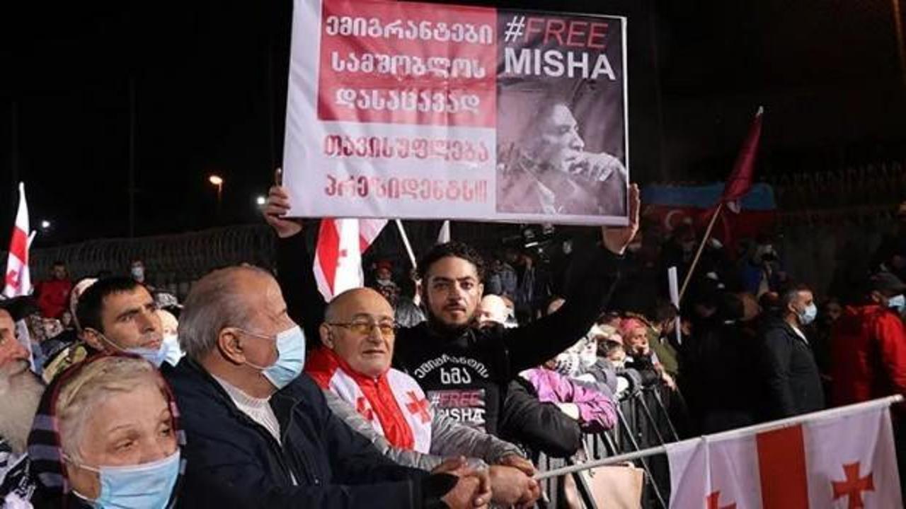 Gürcistan'da muhalefetten 9 milletvekili tutuklu Saakaşvili'ye destek için açlık grevinde