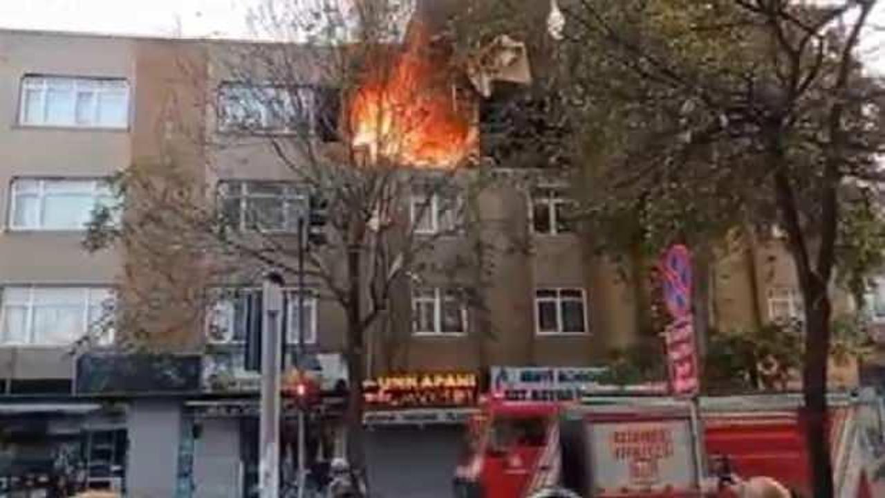 İstanbul’da patlama! Binanın ön cephesi yola açıldı…