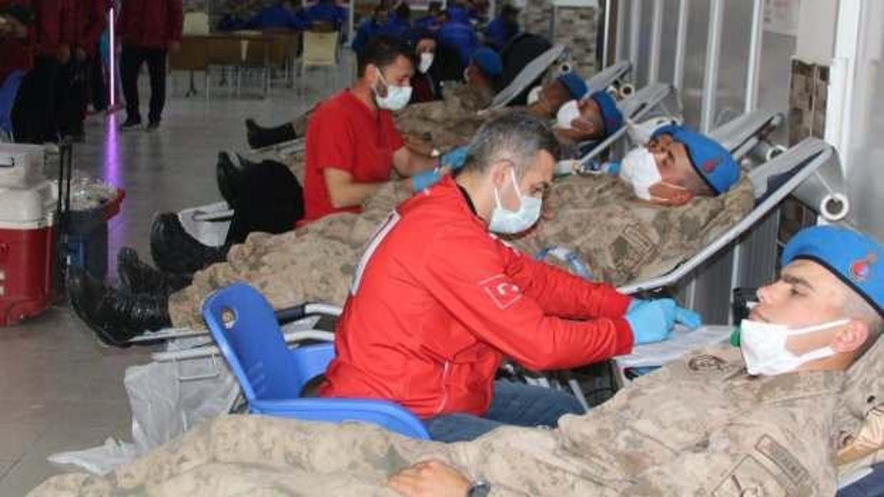 Karab&uuml;k'te kan stokları azalınca Mehmet&ccedil;ik kolları sıvadı