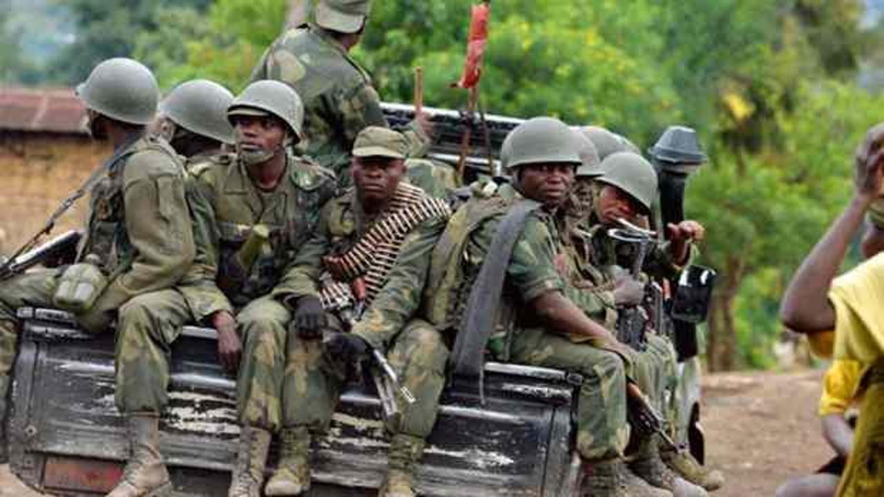 Kongo Demokratik Cumhuriyeti'ndeki çatışmalardan kaçan yüzlerce kişi Uganda'ya sığındı